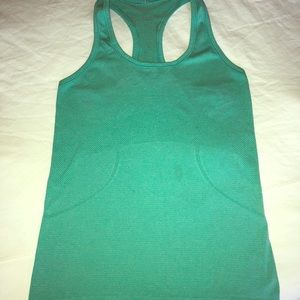 Lululemon tank